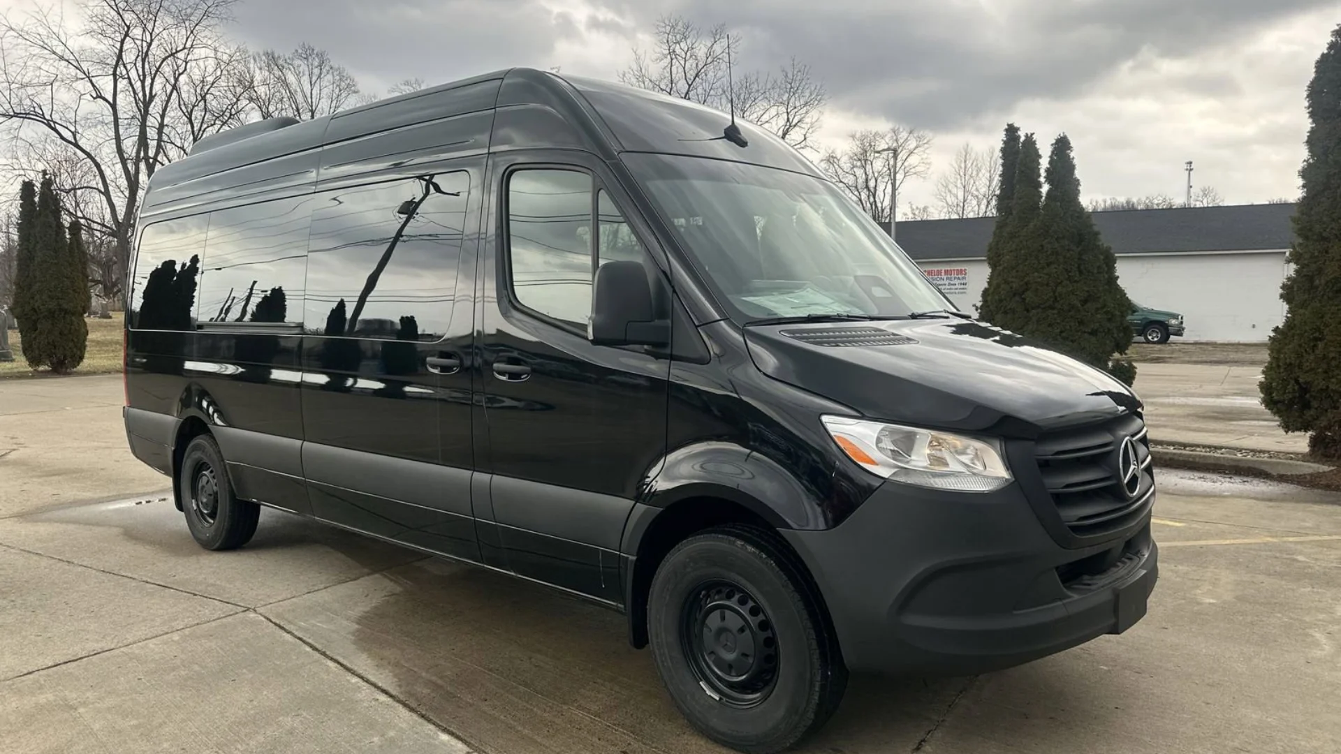 MERCEDES SPRINTER LIMOUSINE (BLACK) (2)