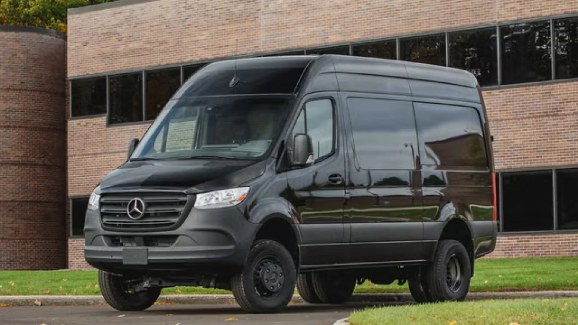 MERCEDES SPRINTER LIMOUSINE (BLACK) (4)
