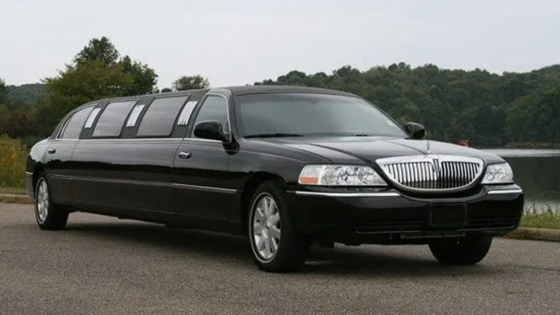 STRETCH LIMOUSINES (3)